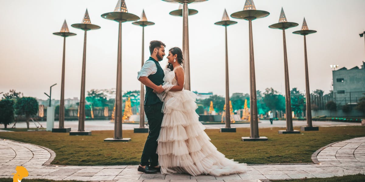 14 Beautiful Pre Wedding Dress Ideas For Couples